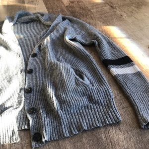 American Eagle grey knitted sweater